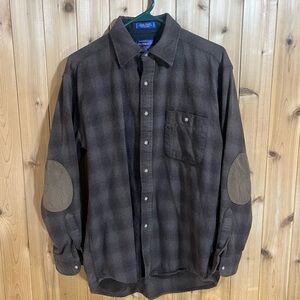 Pendleton Trail Shirt Men’s Medium 100% Virgin Wool Button Up Elbow Patches